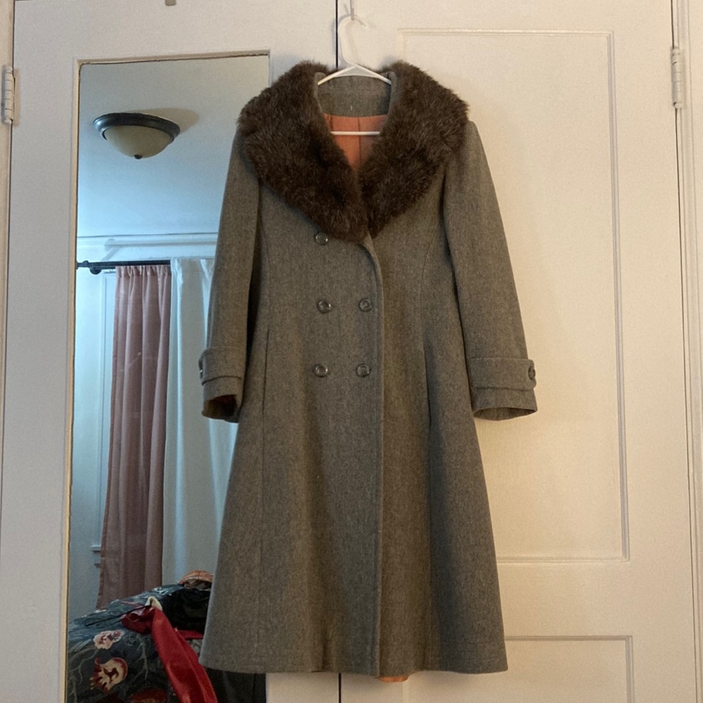 VINTAGE - Grey, wool coat with fur